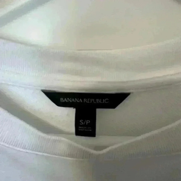 Banana Republic Women’s White  Crewneck Sweater with Lace Detailing Size Small - Picture 5 of 5